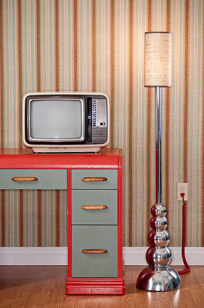 istock Old TV On Retro Desk 115578672
