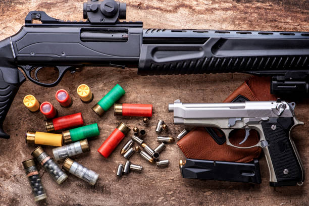 armas y equipo militar. pistola de 9 mm - nobody handgun gun part of fotografías e imágenes de stock