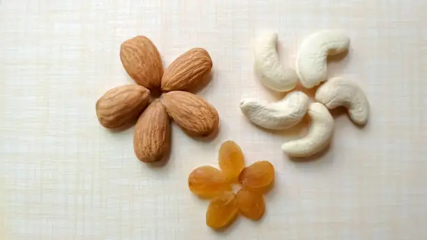 almonds cashews images