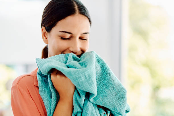 huele fresco y se siente suave - smell fotografías e imágenes de stock