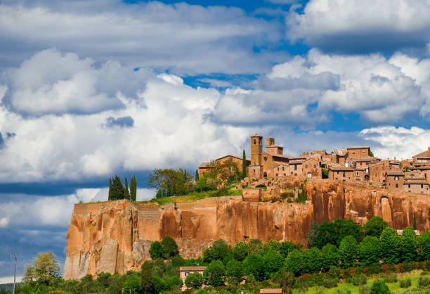 istock Orvieto historic center with clouds 1155859037
