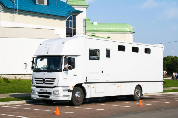 mercedes-benz axor nel 1828 - cabover foto e immagini stock