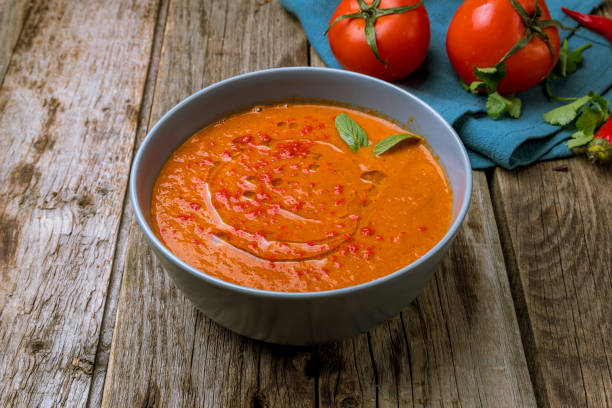 istock Soup cream of tomato 1155895043