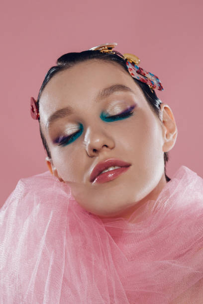 istock Trend 2019 - Hair clips (barrette, hairpin) 1155906758