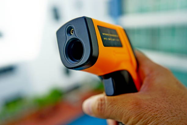 termômetro a laser - distance measurer - fotografias e filmes do acervo