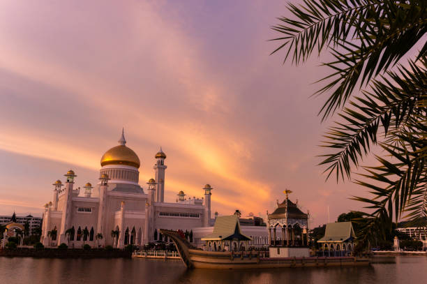 istock Omar Ali Saifuddien Mosque at sunset 1155920355
