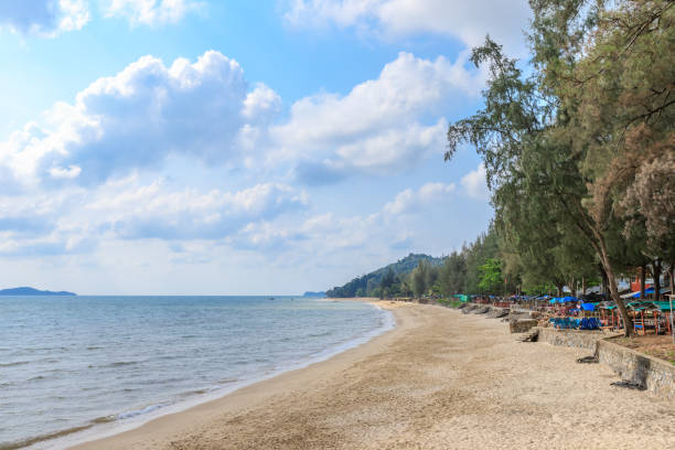 istock Hat Sai Ri, famous beach in Chumphon, Thailand 1155921789