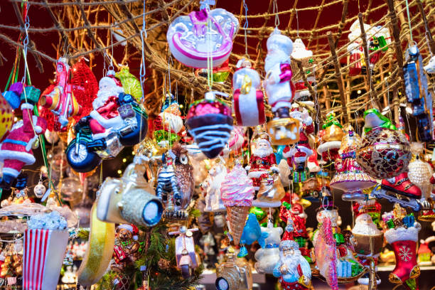 istock Glass Christmas tree decorations on Christmas market Germany 1155978825