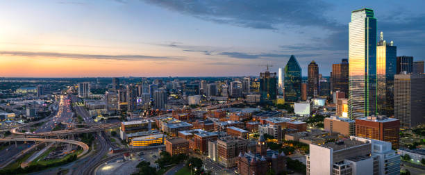 Dallas Texas evening skyline panorama Dallas skyline in the evening hour reunion tower photos stock pictures, royalty-free photos & images