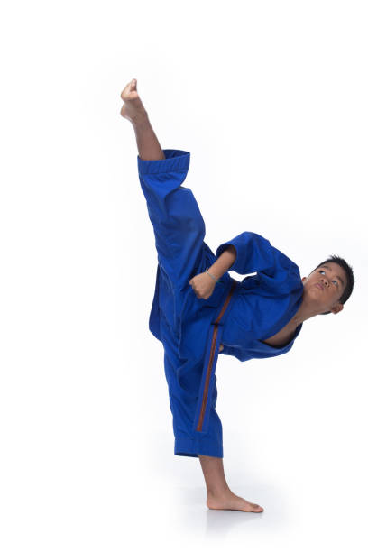 大師藍色 ii 皮帶 泰拳道 兒童運動員制服 - do kwon 個照片及圖片檔