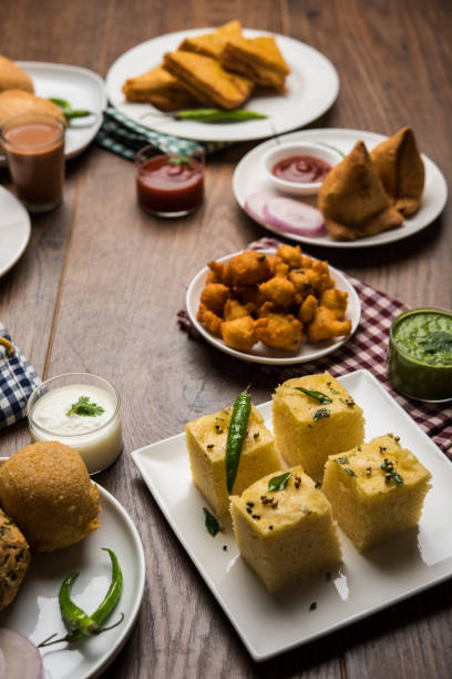 Indian Tea Time 630+ Vegetable Samosas And Onion Bhajis Stock Photos, Pictures ...