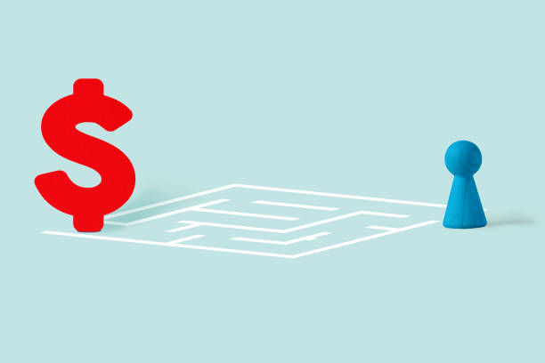 istock Maze Search Money 1156035630