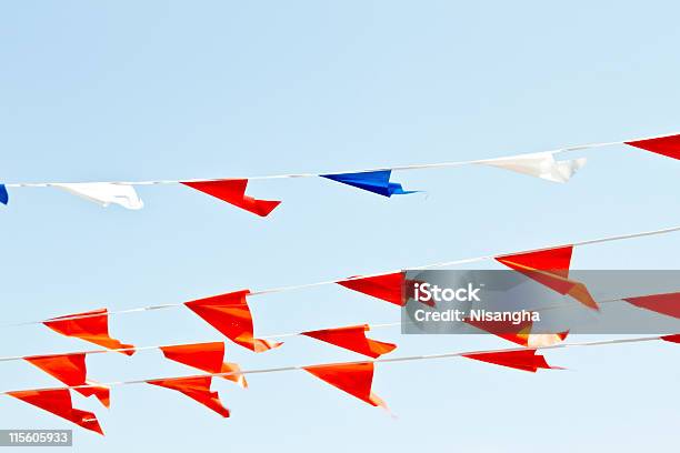 Arancio Flags At Koninginnedag Nei Paesi Bassi - Fotografie stock e altre immagini di Ambientazione esterna