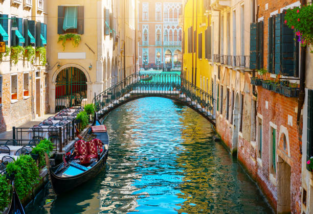 canale di venezia - brick european culture facade famous place foto e immagini stock