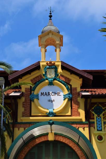 menton frança cidade velha mercado riviera férias sol praia férias verão viajar - france holiday villa built structure vertical - fotografias e filmes do acervo