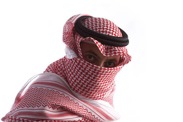 Arabian masculino com seu rosto e pronto para a Luta - foto de acervo