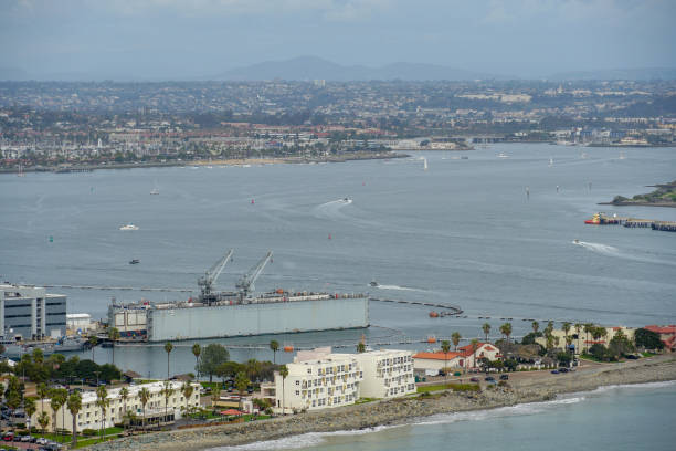 vista del centro di san diego dal cabrillo national monument. - point cabrillo sea pacific ocean sky foto e immagini stock