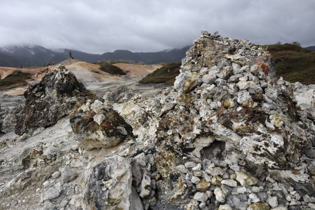 monte osore de aomori, japón - mutsu fotografías e imágenes de stock