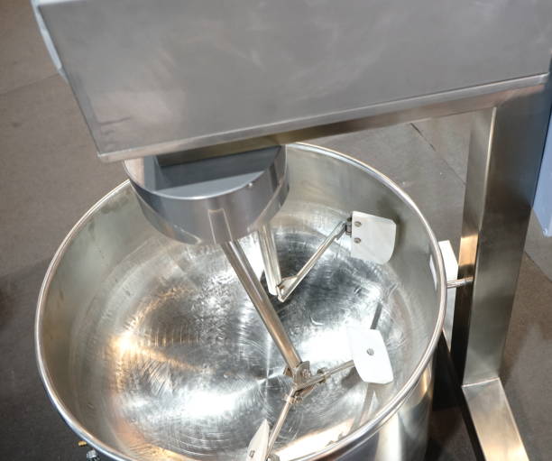 machine for mixing dough