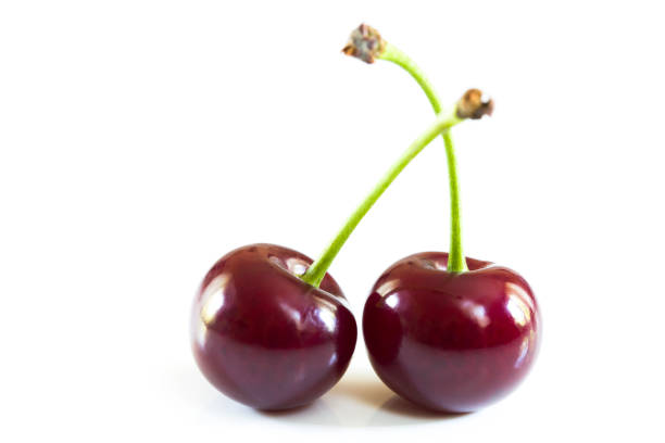skupina zralých višní s listy - třešně bobulové ovoce fotky - stock snímky, obrázky a fotky
