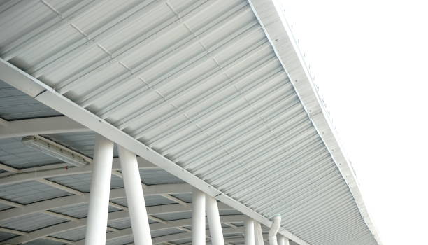 istock Roof frame and metal sheet i 1156287233