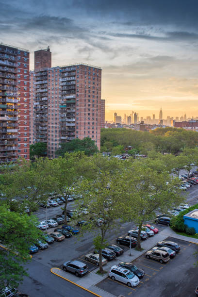 public housing project, new york city - poverty ugliness residential structure usa stock-fotos und bilder