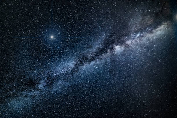 놀라운 스파이크 빛나는 행운의 별과 은하수 은하 배경 - 스톡 이미지 - milky way galaxy space star 뉴스 사진 이미지