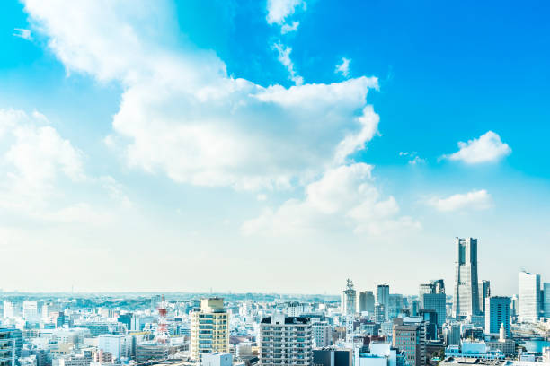 横浜の近代的な都市のスカイラインの航空写真 - 横浜 ストックフォトと画像