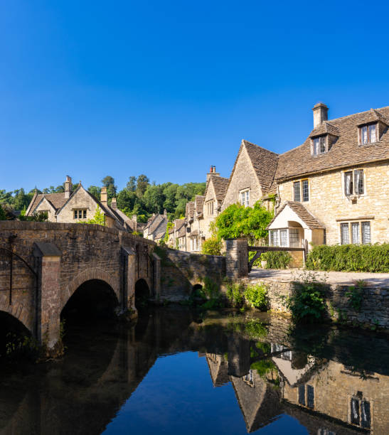 котсуолдс деревни англия великобритания - cotswold стоковые фото и изображения