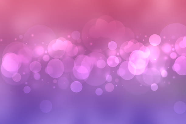 きらめく星とボケの円でお祝いの抽象的な紫色のピンクのグラデーションの背景テクスチャ。ハッピーニューイヤー、パーティーの招待状、バレンタインや他の休日のためのカードの概念。 - young at heart audio ストックフォトと画像