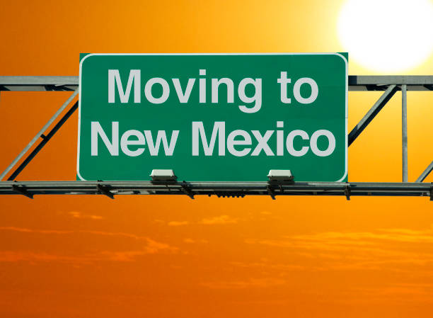 déménagement au nouveau-mexique signe - new mexico sign santa fe new mexico road trip photos et images de collection