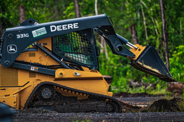 deere 331g - john deer fotografías e imágenes de stock