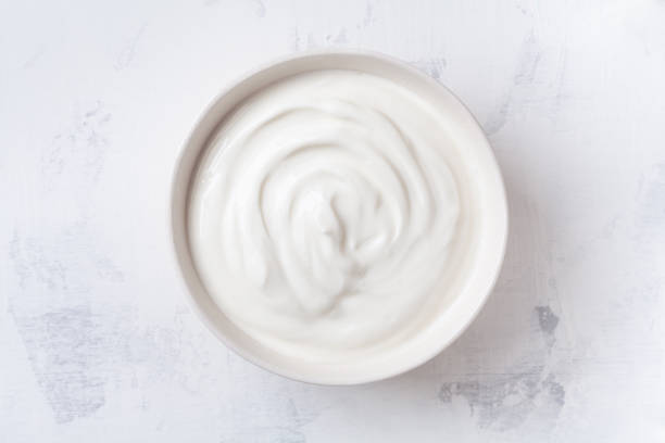 vue de dessus de yaourt grec. - yogurt greek culture milk healthy eating photos et images de collection