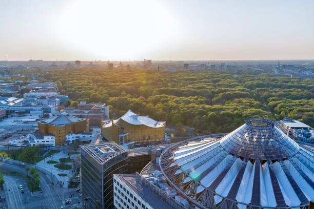 A picture of the Charite University Hospital and the Maritim proArte Hotel Berlin at sunset.