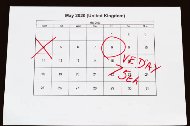 Cтоковое фото Ежемесячный календарь с 4 мая перечеркнул и 8 мая 2020 VE День кружил,пейзаж