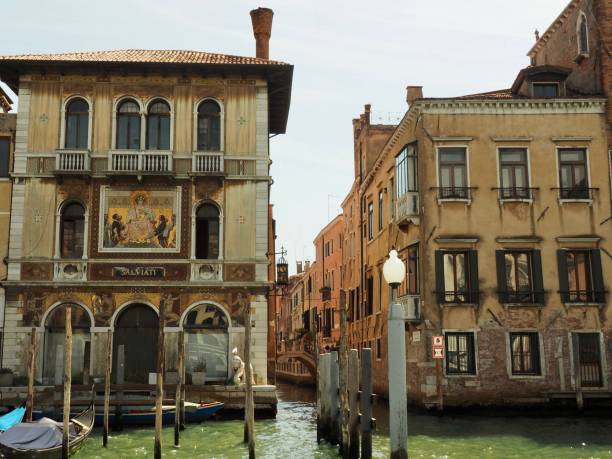 istock Venice beautiful houses 1156538770