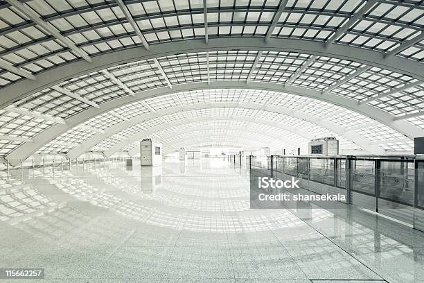 Foto de Lobby Moderno e mais fotos de stock de Aeroporto - Aeroporto, Arquitetura, Cidade