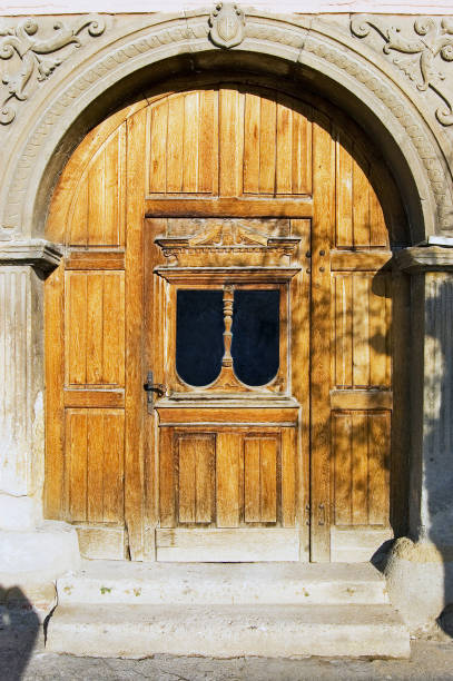 istock Old Vintage Door 1156635059
