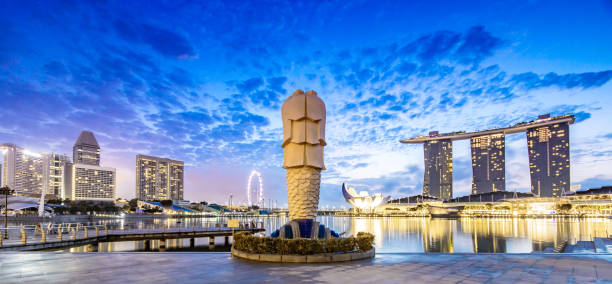 merlion singapur - merlion singapore marina bay lighting equipment fotografías e imágenes de stock