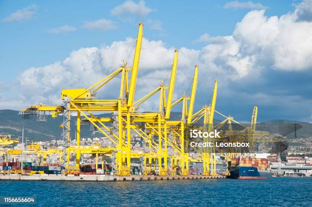 Blick Auf Den Frachthafen Von Triest Stockfoto und mehr Bilder von Triest - Triest, Hafen, Handelshafen