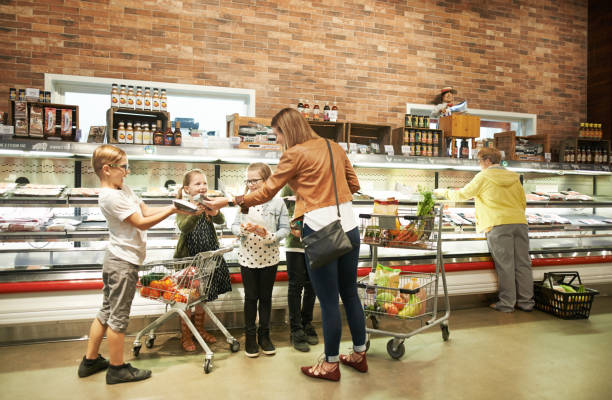istock Who said shopping with the kids can't be a experience? 1156660115