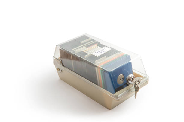 caja de plástico para disquete aislado sobre fondo blanco. - disk fotografías e imágenes de stock