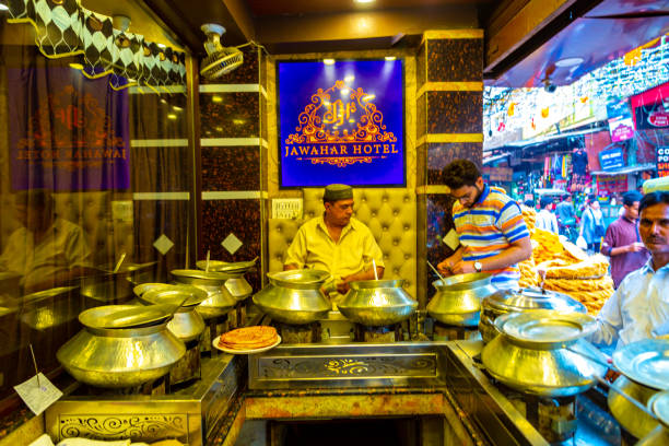 street food shop in old delhi,india - consumerism indian ethnicity india delhi imagens e fotografias de stock