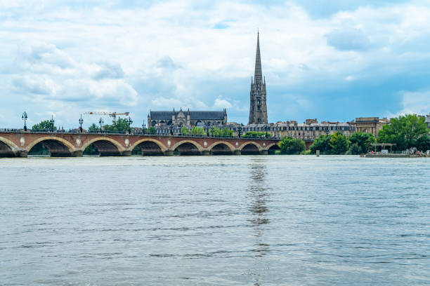 istock Garonne River at Bordeaux with the Pont de Pierre bridge 1156684983