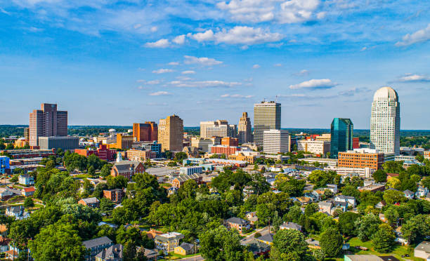 winston-salem, north carolina, usa downtown skyline - north carolina immagine foto e immagini stock