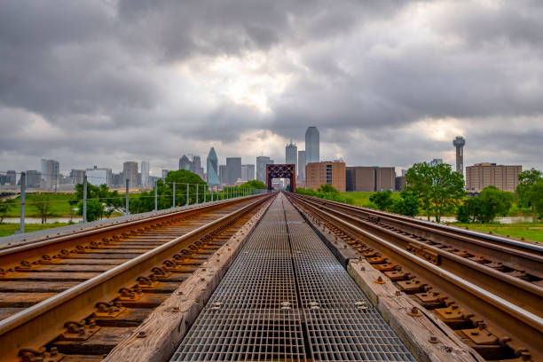 istock Dallas looking from railroad track 1156721301