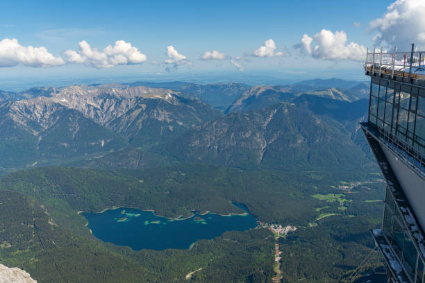 zugspitze - wetterstein mountains bavaria mountain forest imagens e fotografias de stock