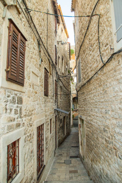 istock Narrow street in Split, Croatia 1156765344