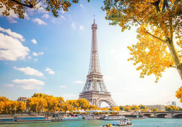 istock eiffel tour over Seine river 1156772798