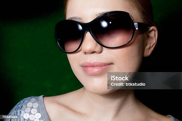 여자 안경 눈-신체 부분에 대한 스톡 사진 및 기타 이미지 - 눈-신체 부분, 미소, 사람 눈